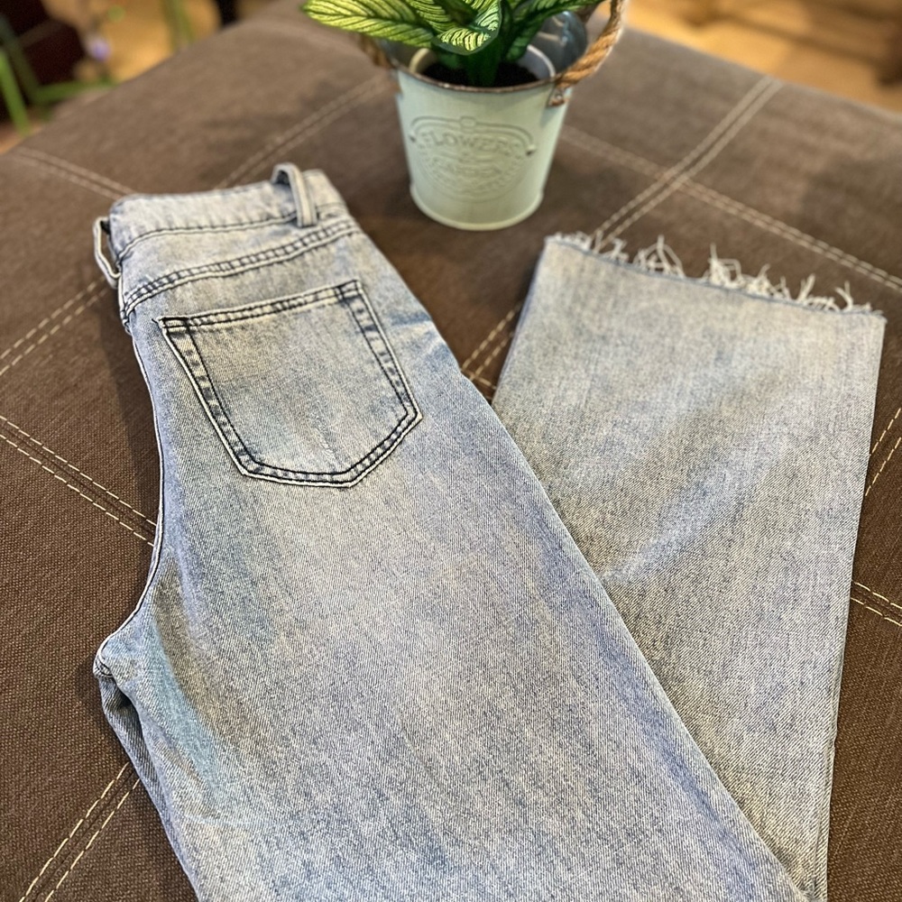 Wide legged jean sizes 3 ❤️ - Picture 12 of 16